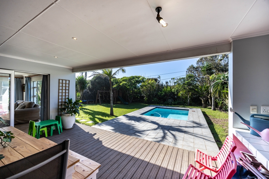To Let 4 Bedroom Property for Rent in Kidds Beach Eastern Cape